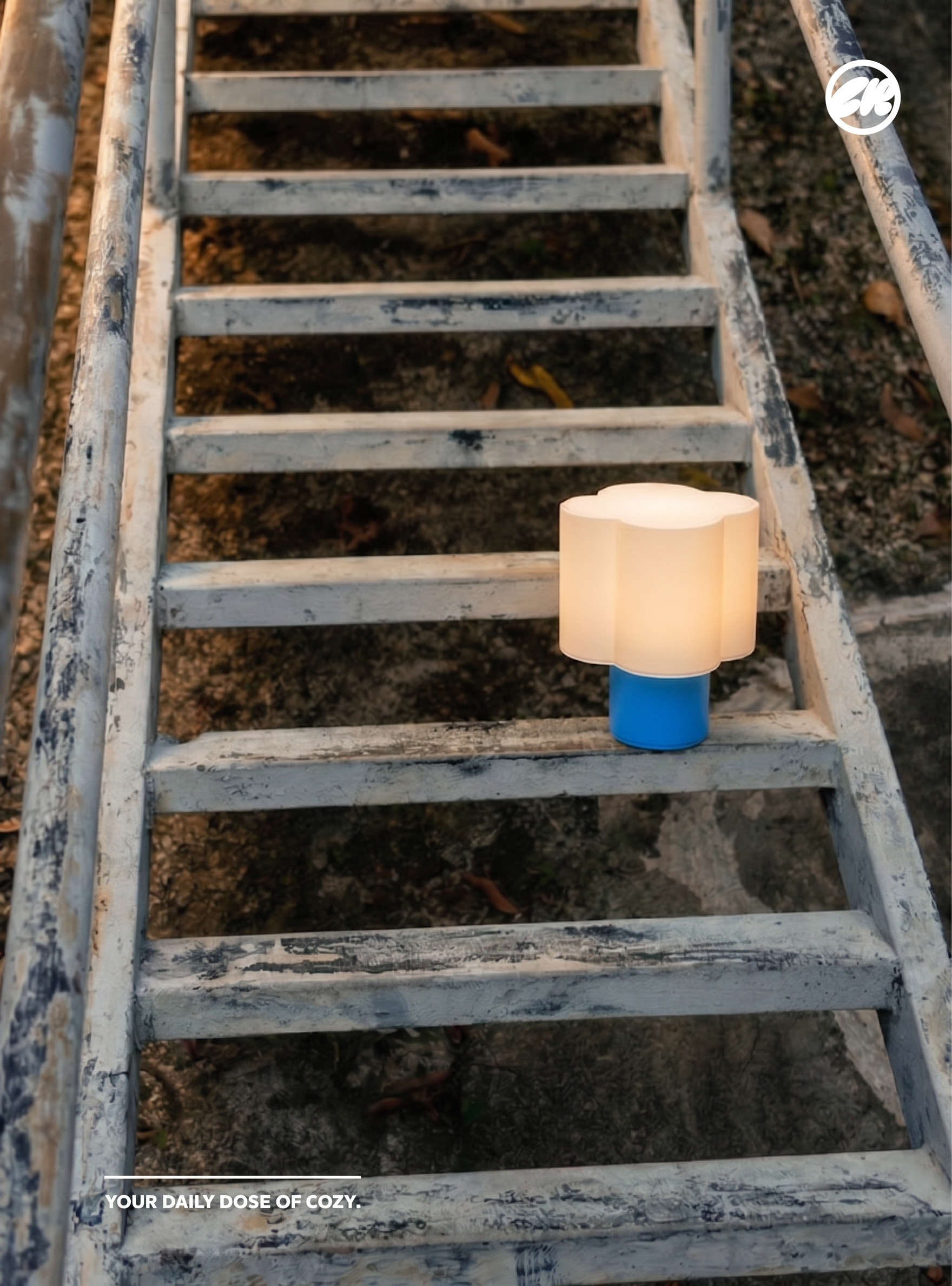 Cozy Retro Table Lamp - Blue